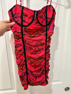 PrettyLittleThing Abstract Ruched Mini Dress Red & Pink Size 8